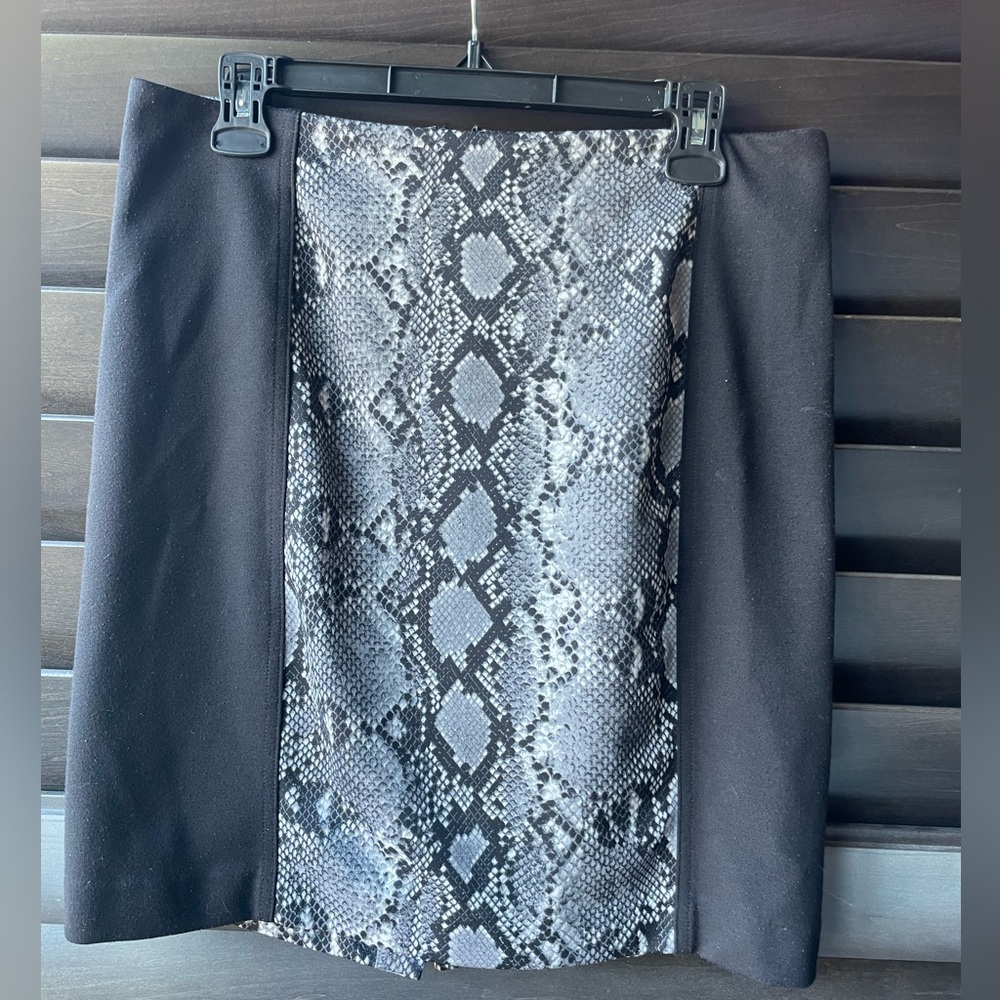 Michael Kors Black Snakeprint Pencil Skirt With Silver Hardware Size 6